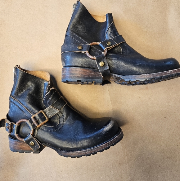 freebird Shoes - Freebird by Steven Hatchet moto ankle boots. Size 6